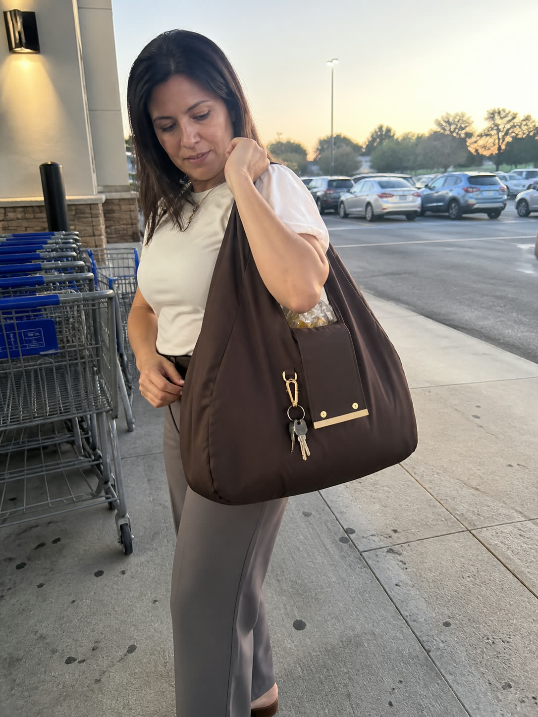 Customer using Baggkeys after work