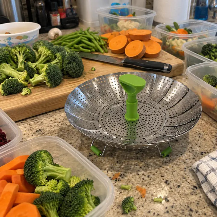 Customer meal prep with foldable steamer basket