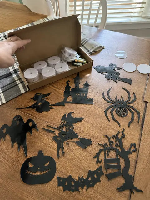 Customer unboxing Halloween silhouette wall light set